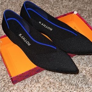 Rothy’s the pointe flat in black